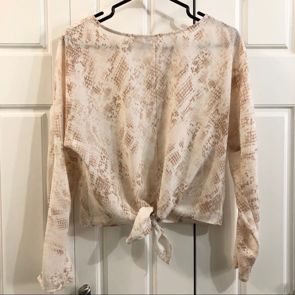 Dynamite Long sleeve Top - Picture 1 of 5